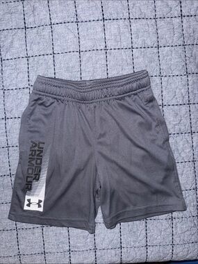 Under Armour youth extra small XS boys shorts gray with pockets